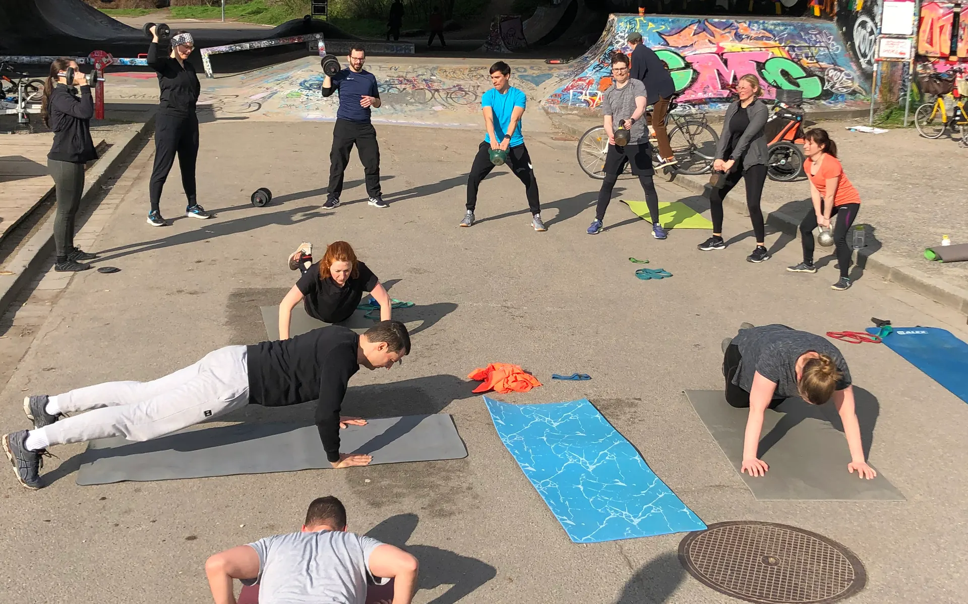 OutdoorAthleten training at the skate park